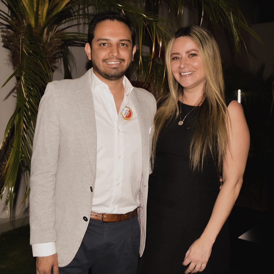 Charlie Prudencio y Veronica Donoso