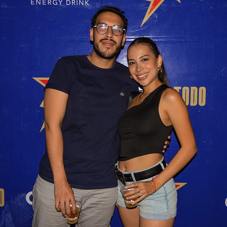 Juan Pablo Munguia y Karen Saat