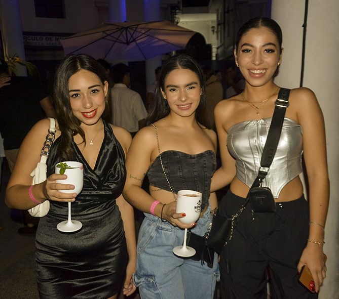 Malena Villalobos, Laura Roda, Franciely De Almeida