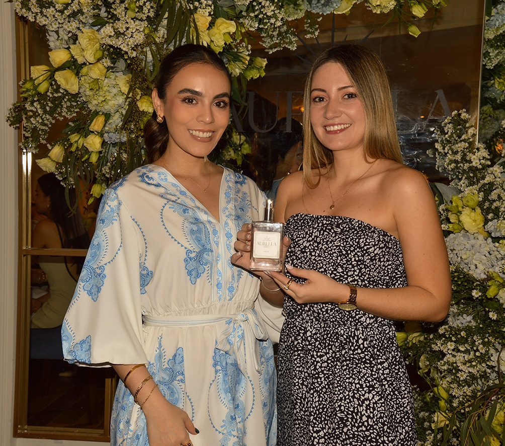 Laura Orellanos y Belen Landivar