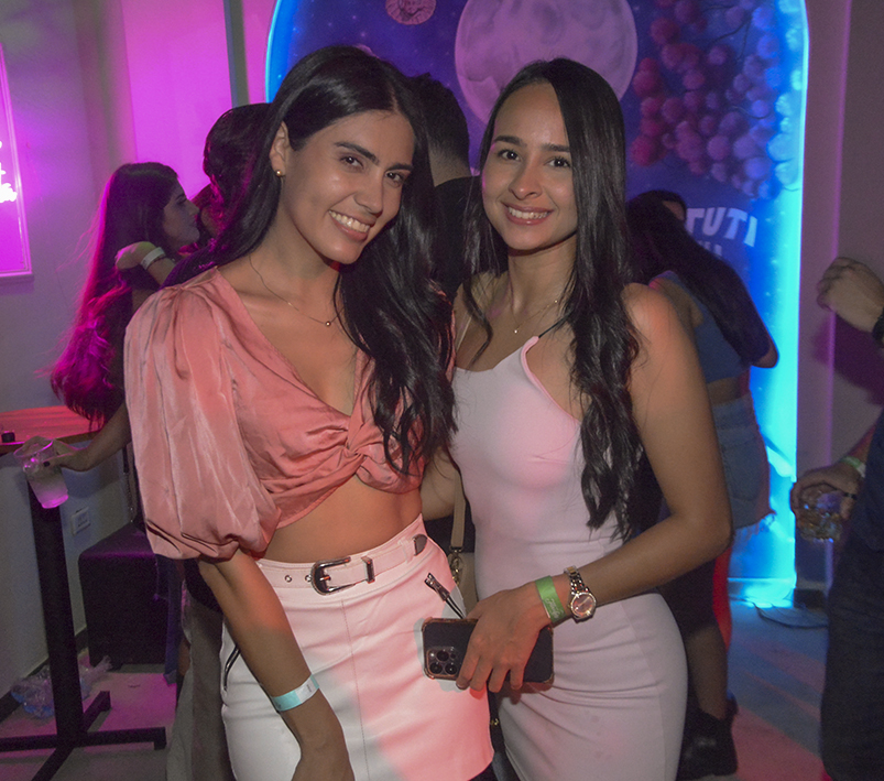 Romina Osinaga, Karla Serrano