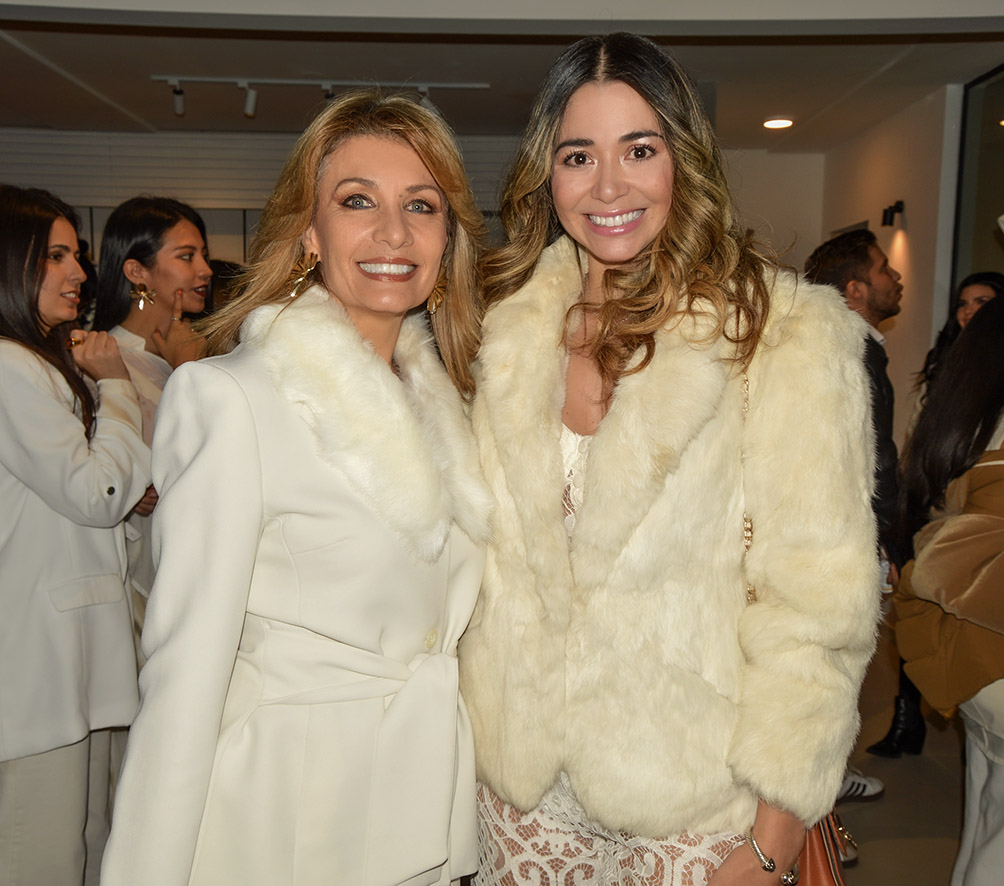 Elizabeth Oconnor y Daniela Mendez