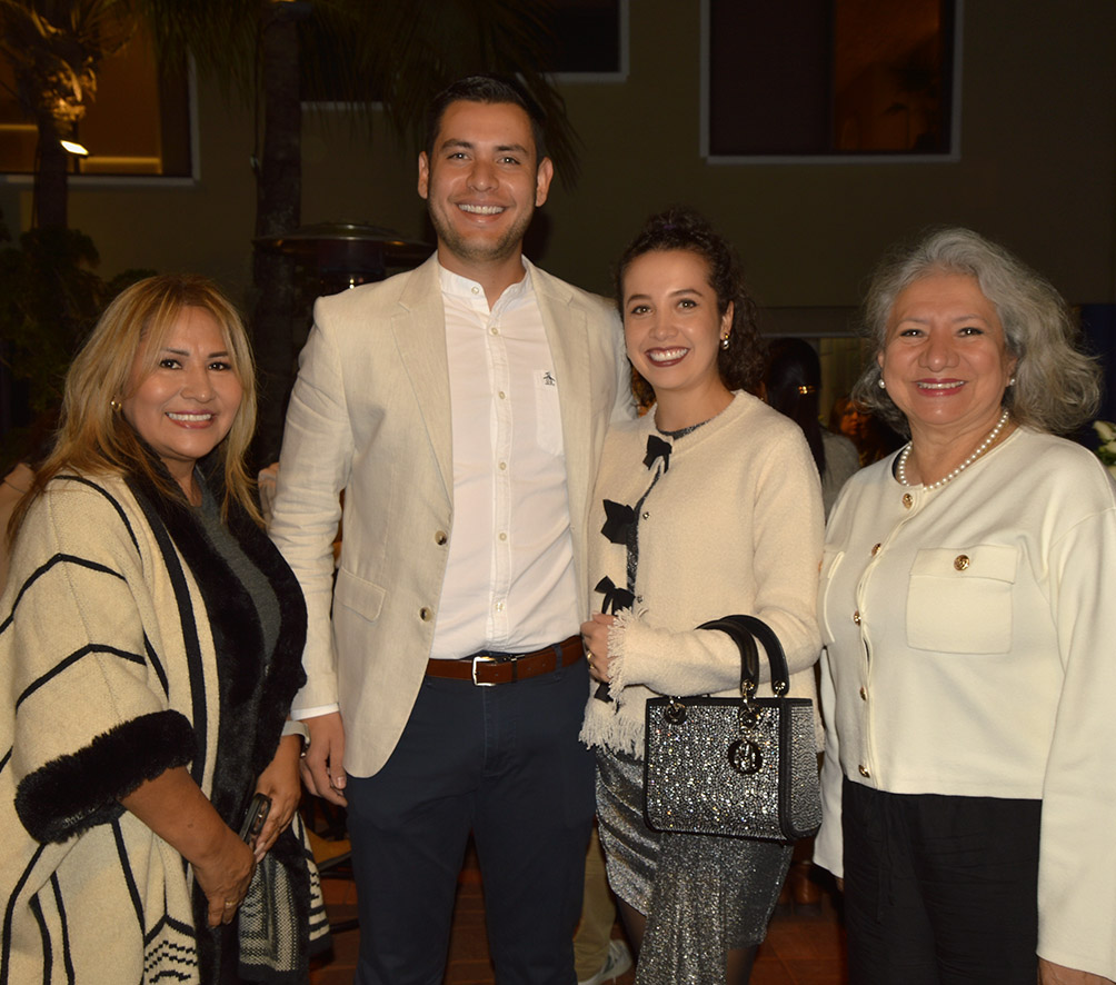 Yenny Miranda, Diego Prudencio, Fernanda Moscoso y Veronica Mendivil