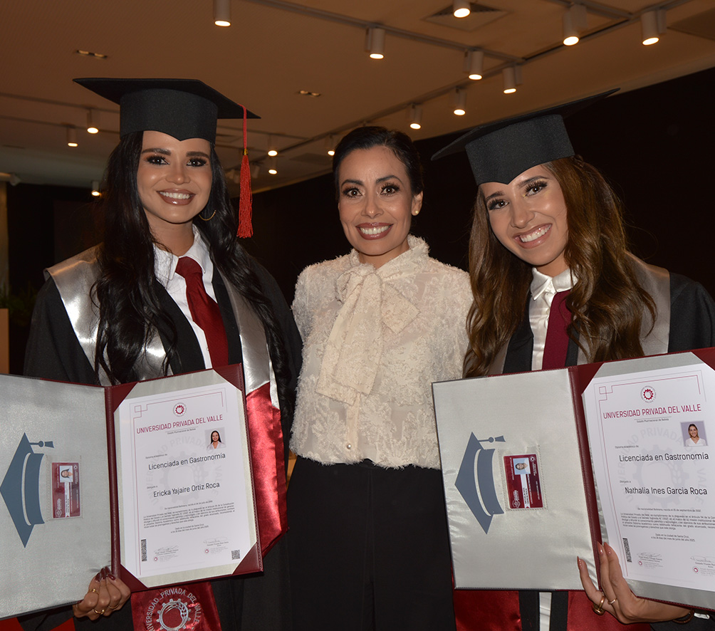 Erika Roca, Ninola Julio y Nathalia Roca