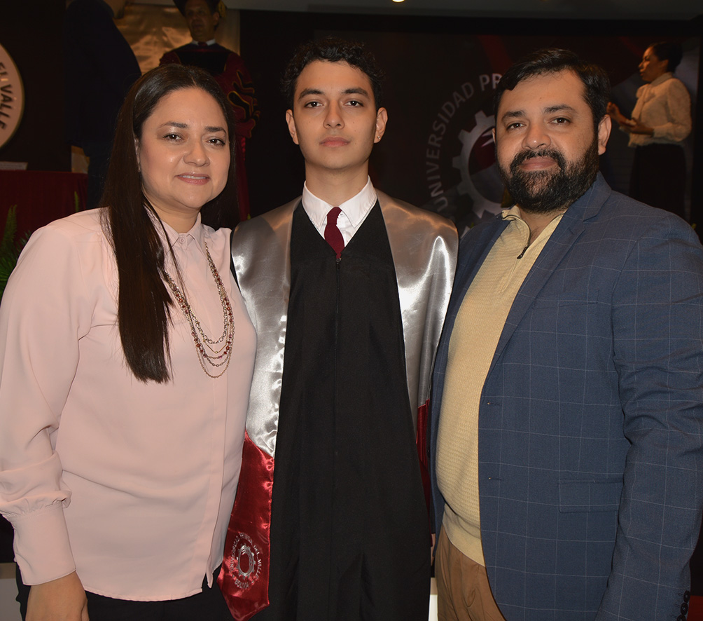 Marilyn Hoyos, Mariano Von Borries y Guillermo Leigue