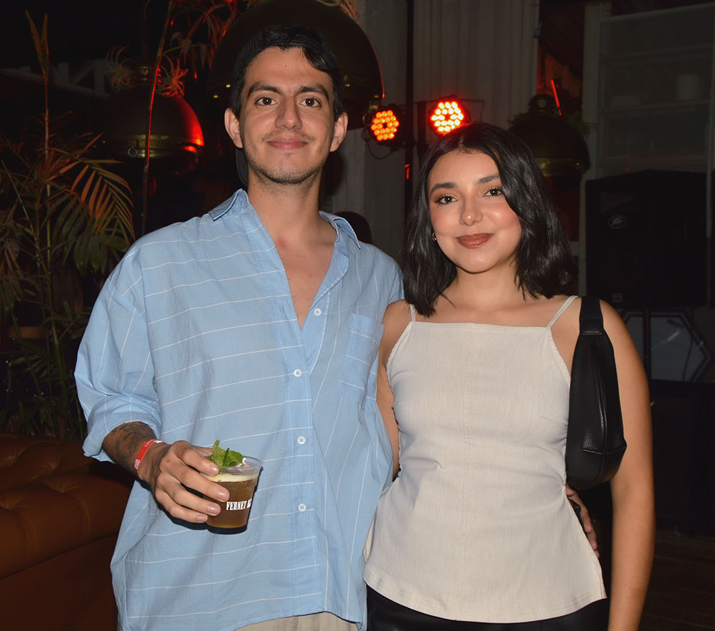 Aka Juanjo y Rebeca Corral