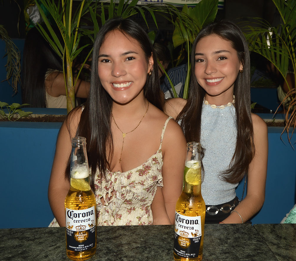 Keina Toyosato y Nicole Zambrana