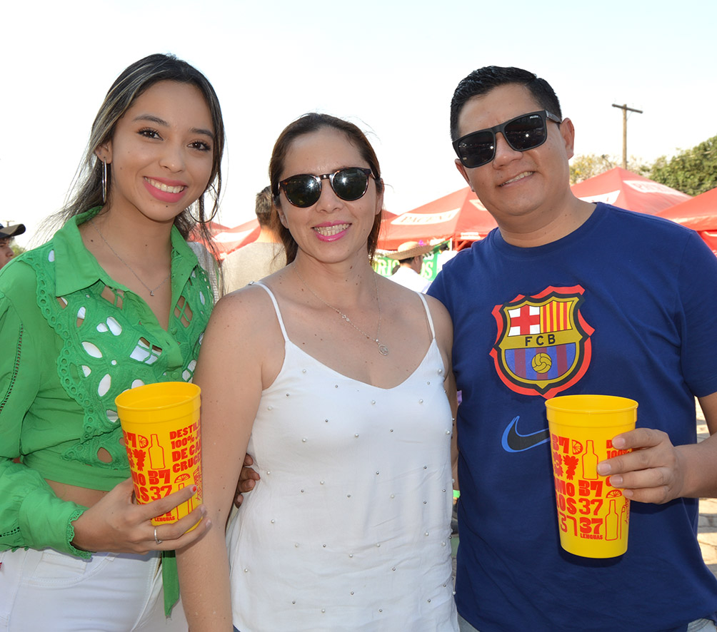 Luna Gomez, Dulce Caballeros y Romer Vargas