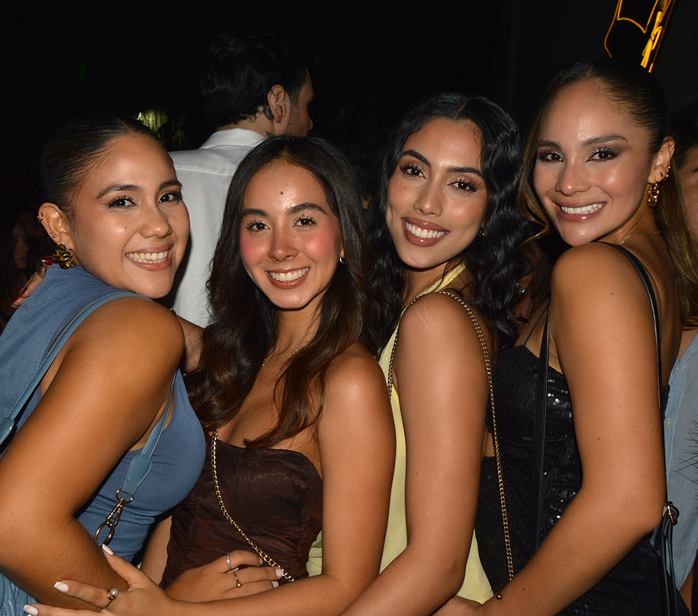 Rebecca Melgar, Milena Flores, Carmen Julia Añez y Bruna Melgar