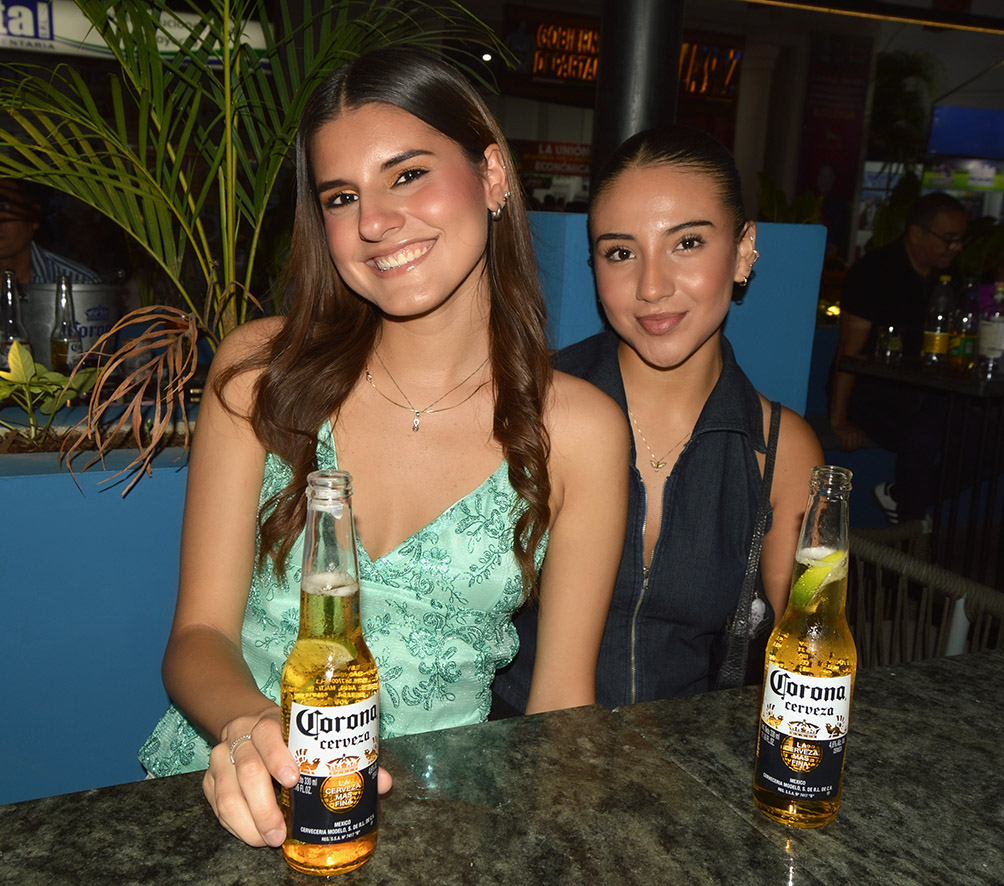 Tais Zambrana y Valeria Estrada