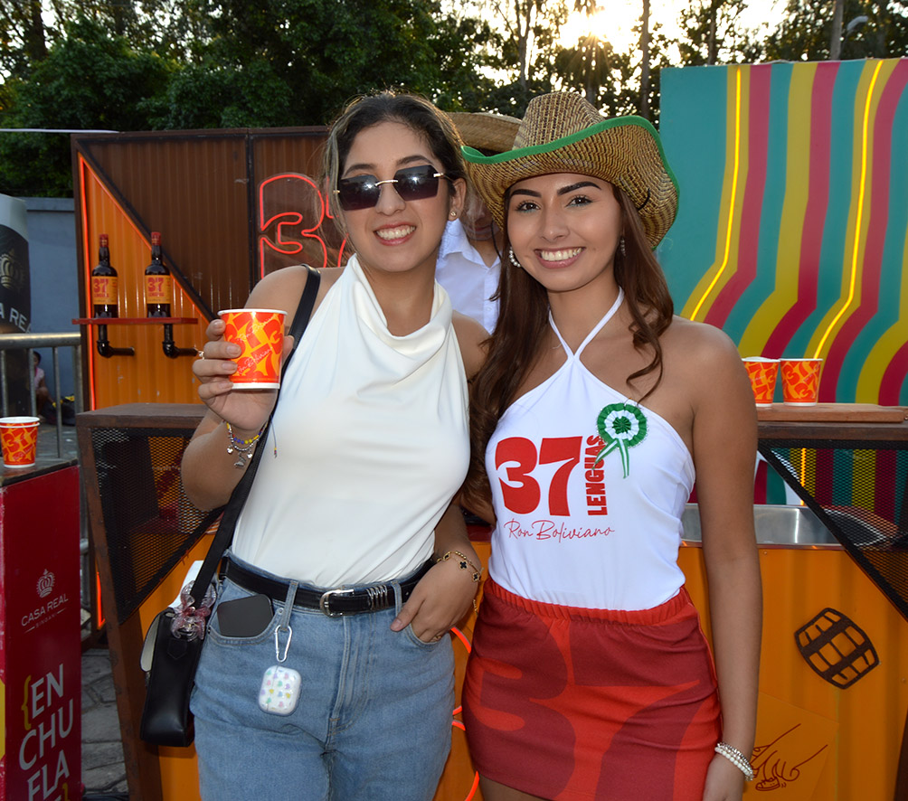 Valeria Flores y Yisell Mejia