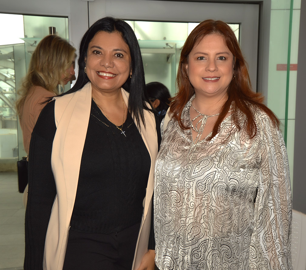 Gaby Lourdes Negrete y Carla Guzman
