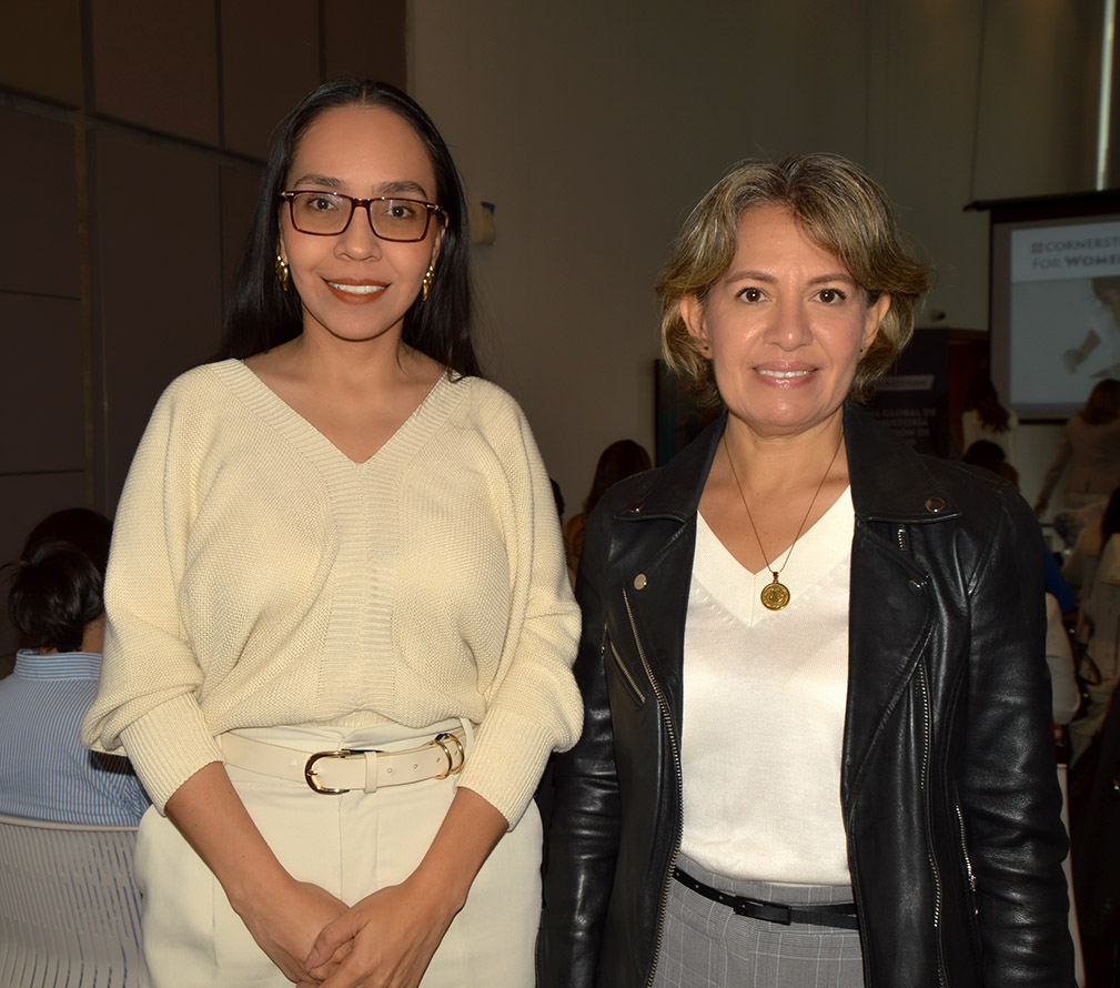 Ines Ayala y Monika Rivero