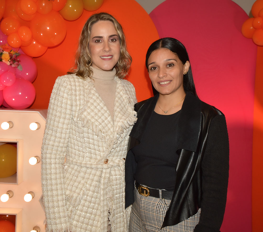 Paula Andrea Limalobo y Erika Añez