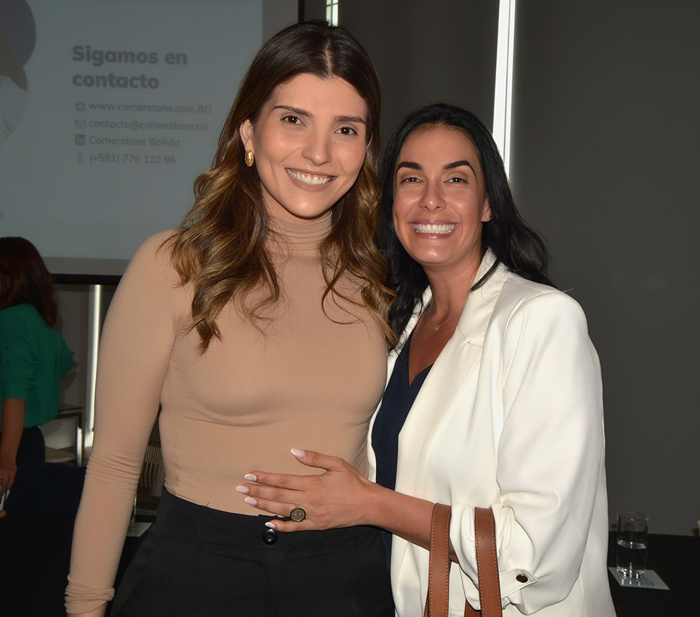 Stephanie Menacho y Maria Jose Abuawad
