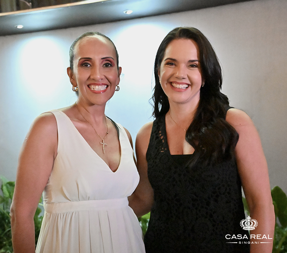 Ángela Arzadum y Sisi Añez