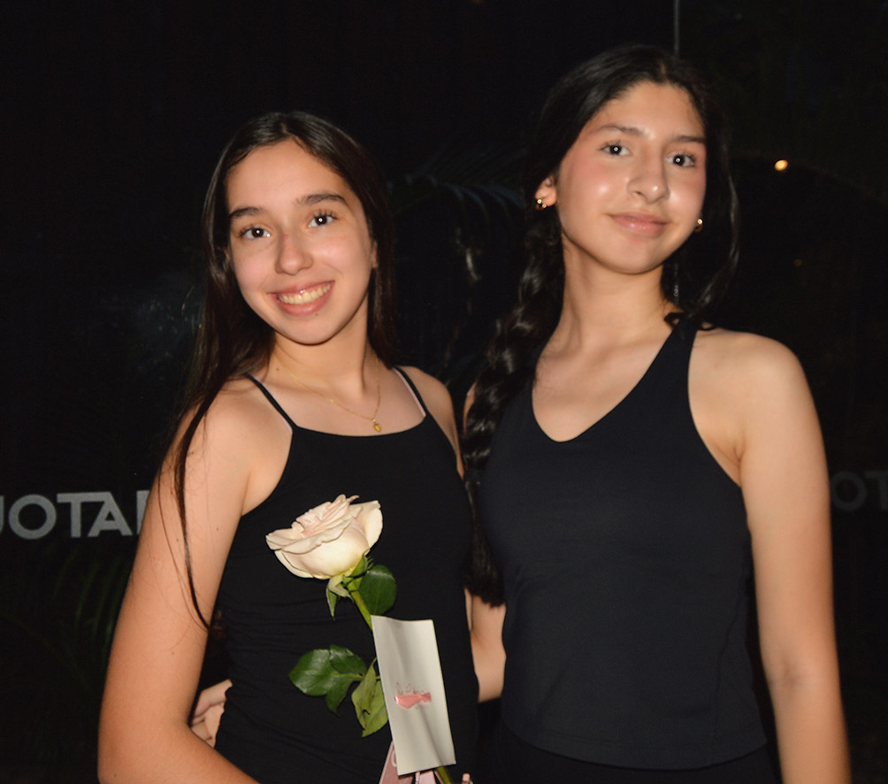Grecia Corcuy y Sofia Revilla