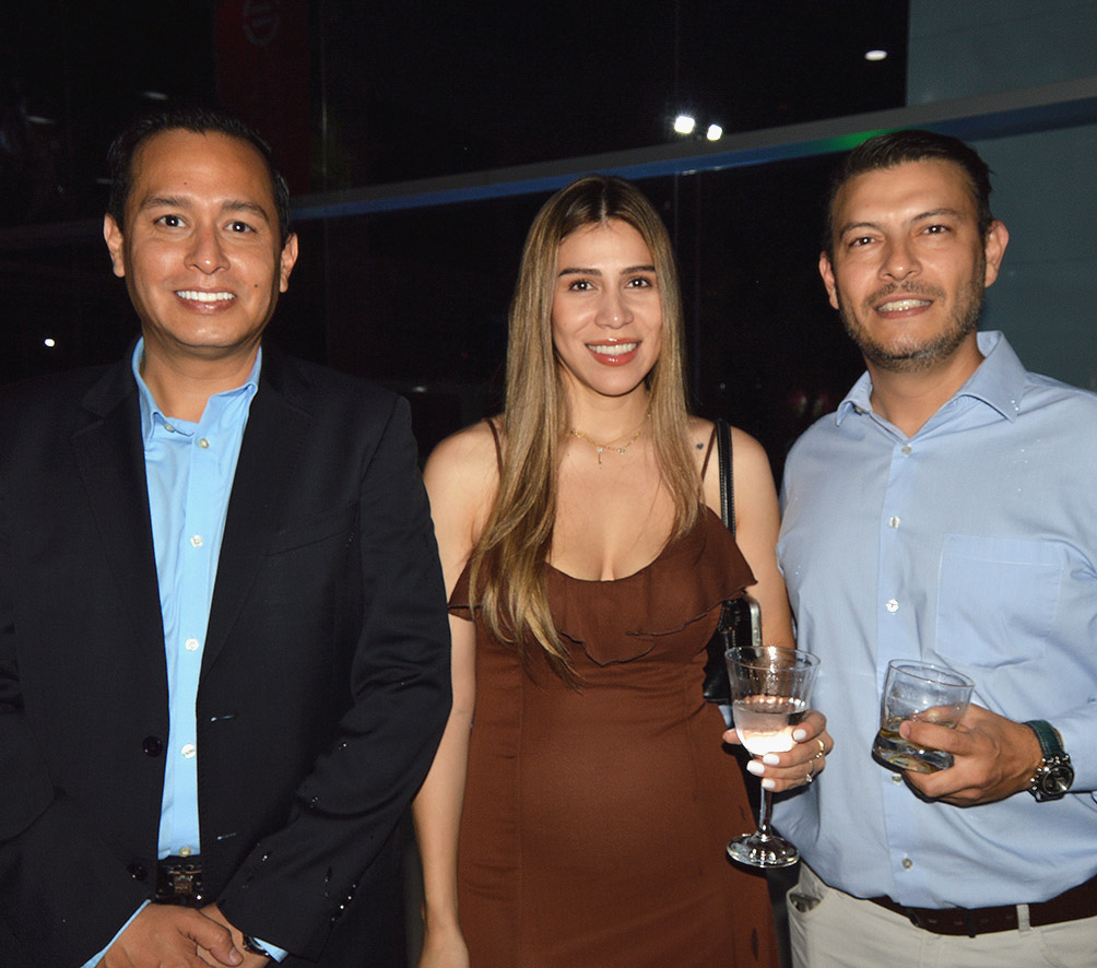 Gustavo Osuna, Sarita Roman y Cesar Daza