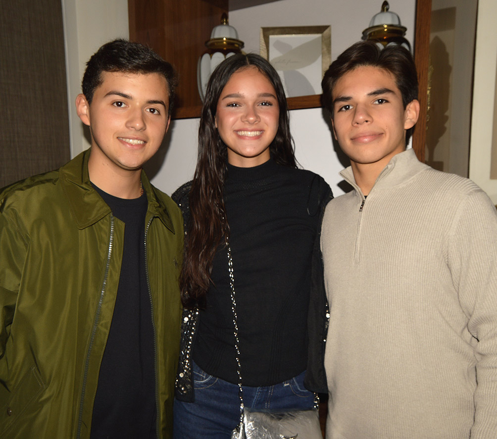 Jose Luis Camacho, Ginara Davieds y Nicolas Peña