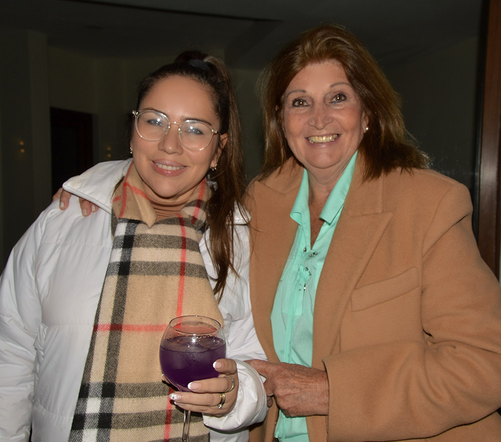 Olivia Serrate y Carmiña Suarez