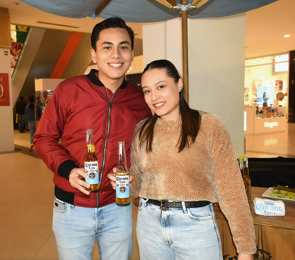 Sebastian Requena y Stephania Peralta
