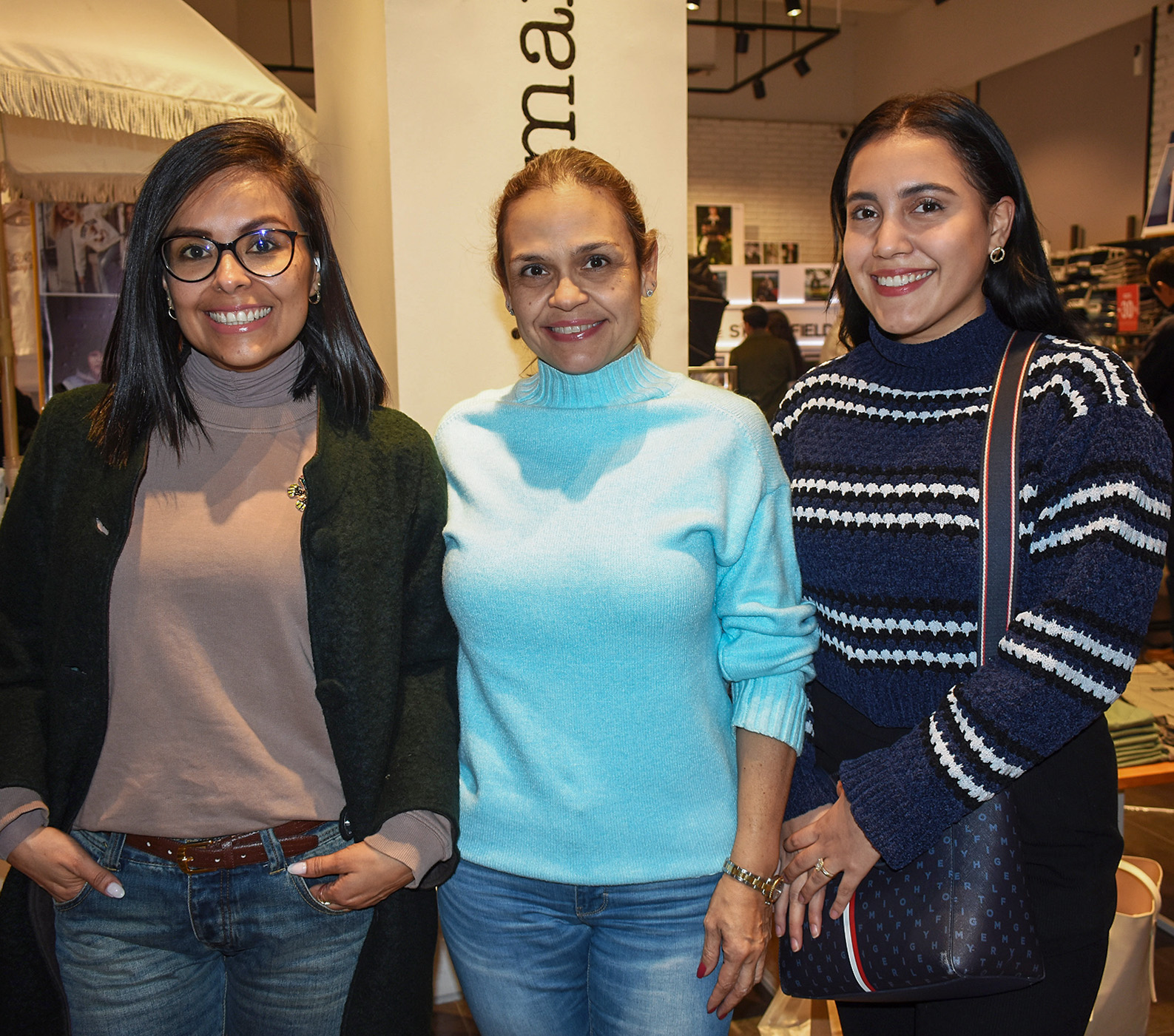Katia Ortega, Rosalinda Roca y Paula Baigorria