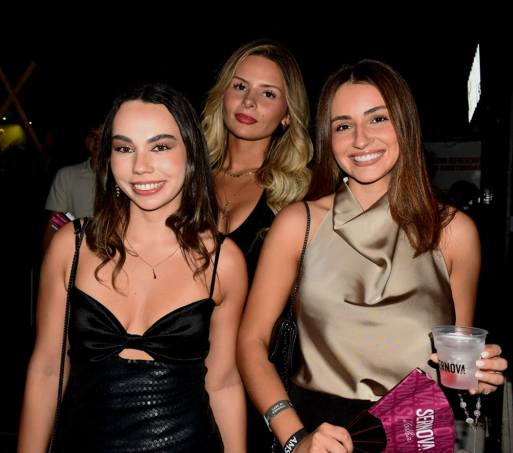 Cristina Balcazar, Maria Fernanda Vaca Diez y Sofia Cronenbold