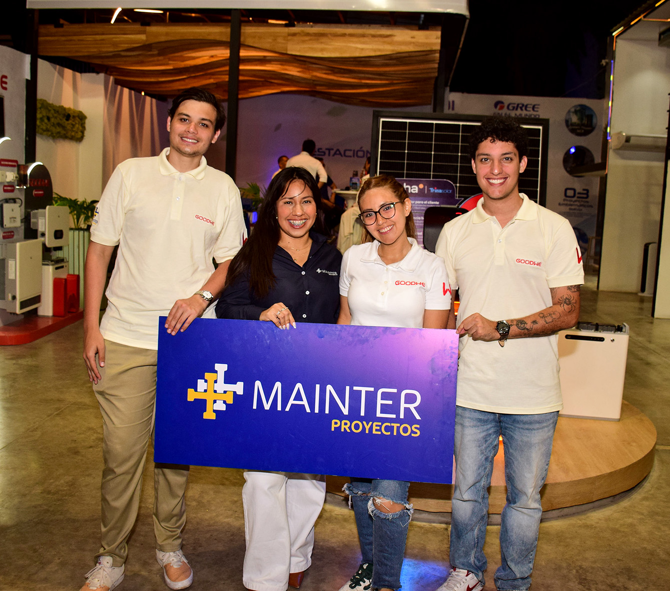Juan Manuel Suarez, Alejandra Ampuero, Bianca Monje y Matias Rodriguez