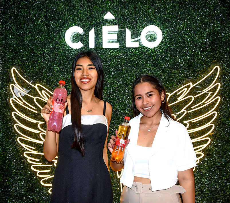 Nadia Calisaya y Claudia Flores